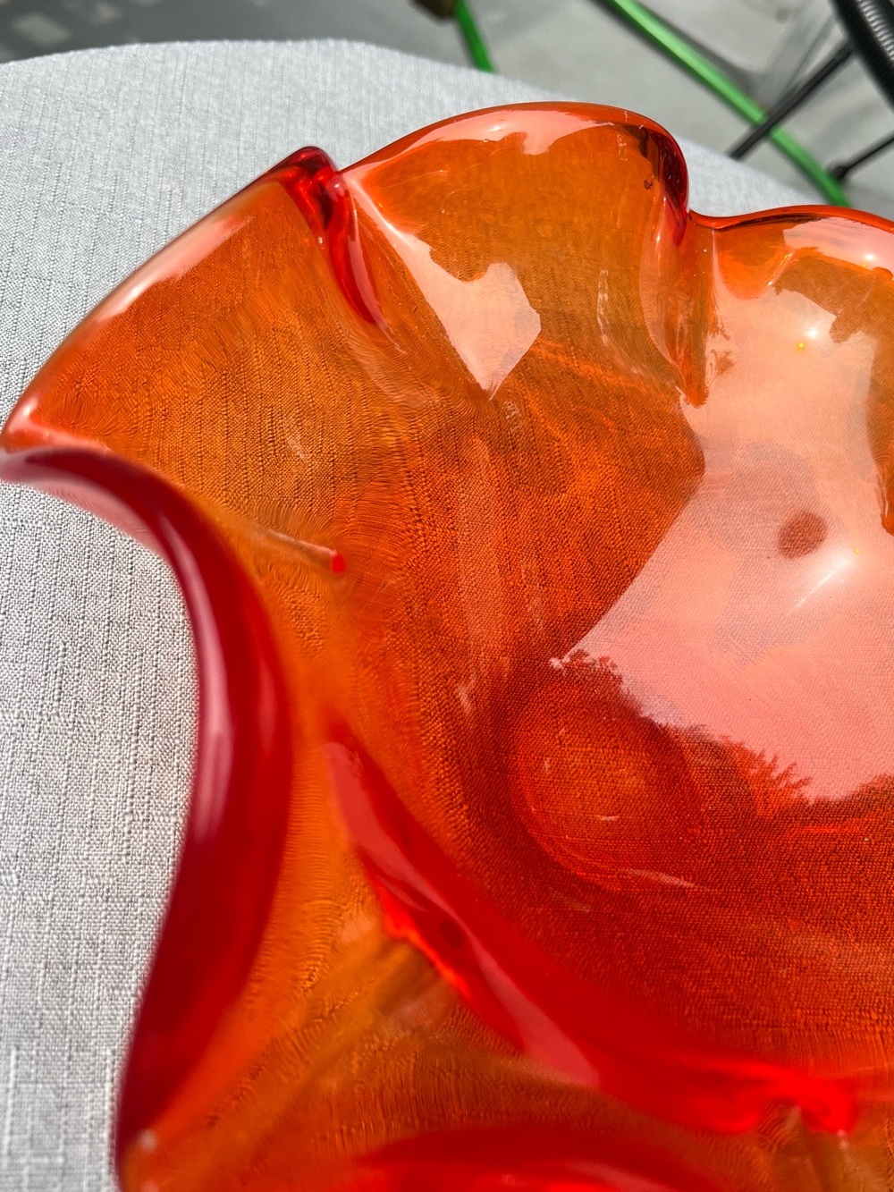 Vintage Amberina Red Orange Ruffled Art Glass Bowl MCM Centrepiece - Picture 7 of 16